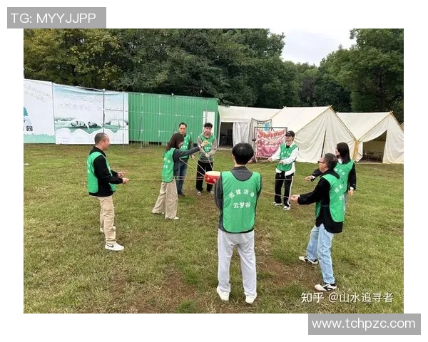 三人对九人挑战极限扛木比赛展现团队协作与力量较量 三人对九人挑战极限扛木比赛展现团队协作与力量较量
