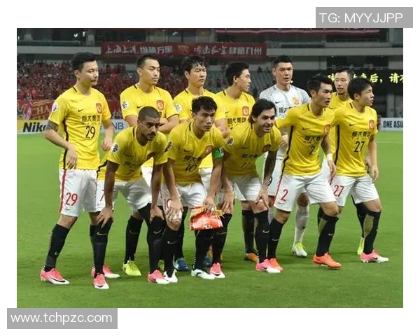 武汉队主场大胜恒大，积分榜排名升至第四位，球迷欢呼雀跃