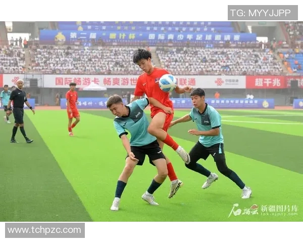 新疆11人足球比赛精彩直播全程回顾与赛况分析 新疆11人足球比赛精彩直播全程回顾与赛况分析